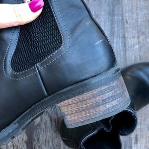 jasmine chelsea boot